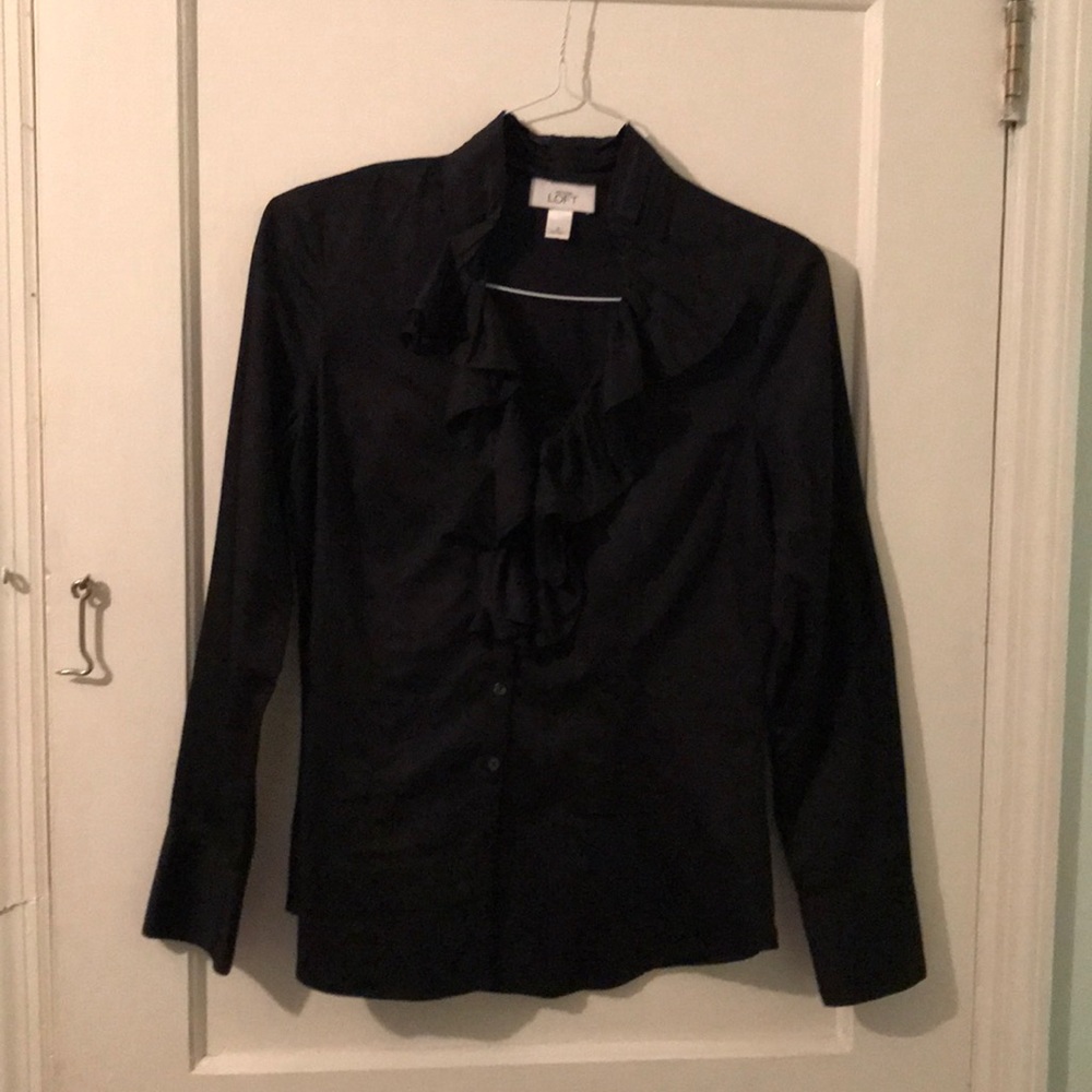 Ann Taylor Loft black RUFFLED blouse 6 soft cotton- the ruffle is gorgeous